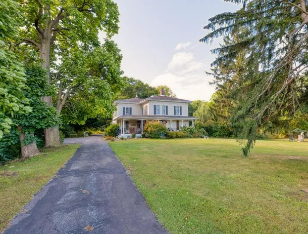 Monroe Manor Inn hotel detail image 3