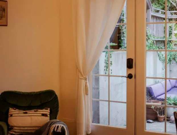 Dennen's Victorian Farmhouse hotel detail image 4