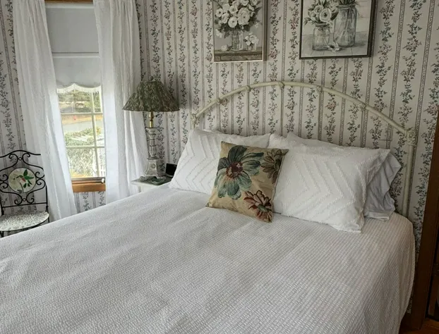 Captain's Cottage hotel detail image 4