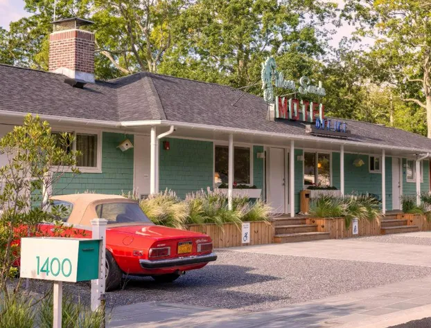 Silver Sands Motel & Beach Bungalows hotel detail image 1