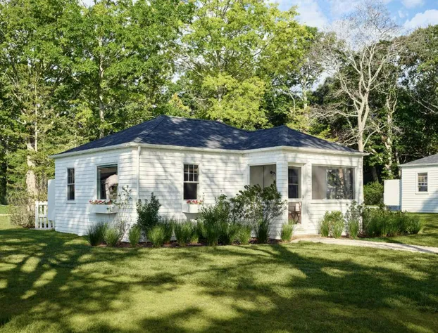 Silver Sands Motel & Beach Bungalows hotel detail image 3