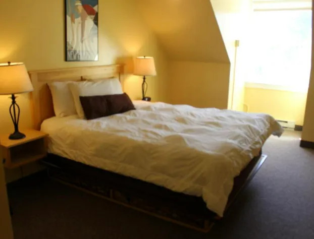 Town Square Condos hotel detail image 2