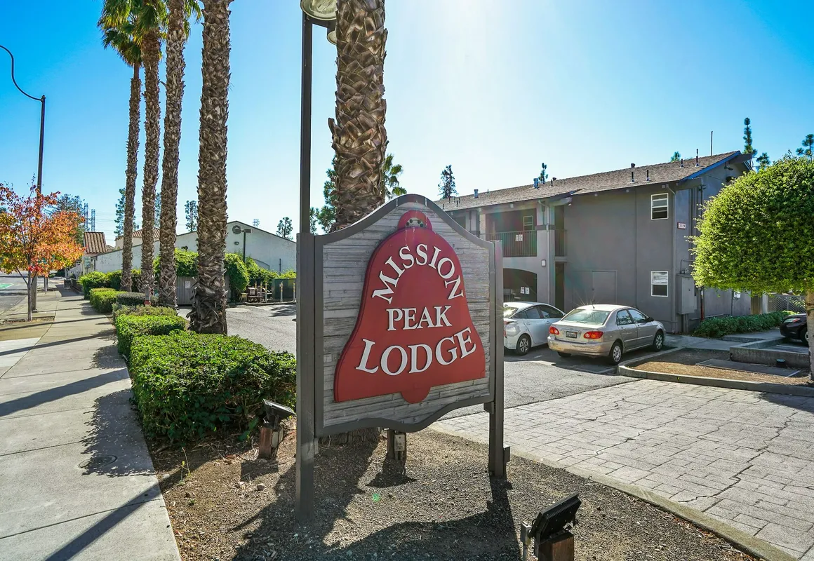 Mission Peak Lodge hotel hero