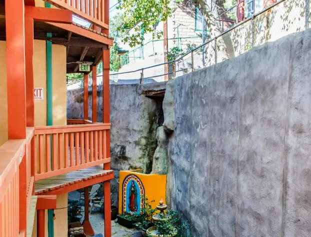 Eldorado Suites Hotel hotel detail image 2