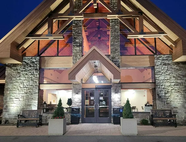 The Lodge at Hocking College hotel detail image 2