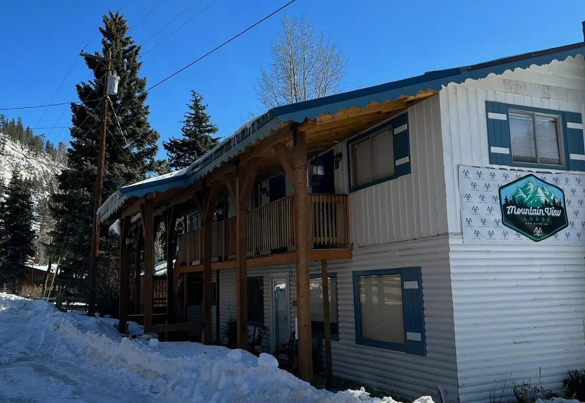 Mountain View Lodge hotel hero