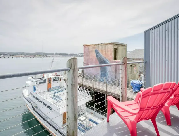 Oceans Edge - Anchor Pier Lodge hotel detail image 4