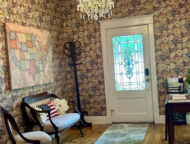 Red Rose Inn Bed & Breakfast hotel detail image 2