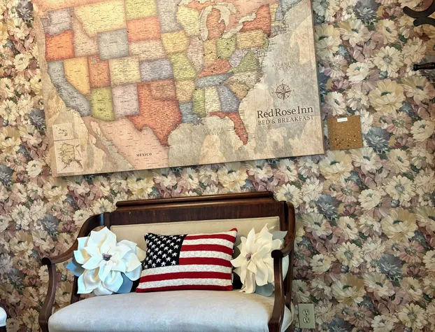 Red Rose Inn Bed & Breakfast hotel detail image 3