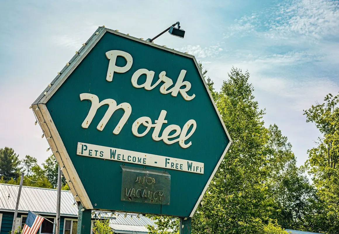 Park Motel and Cabins hotel hero