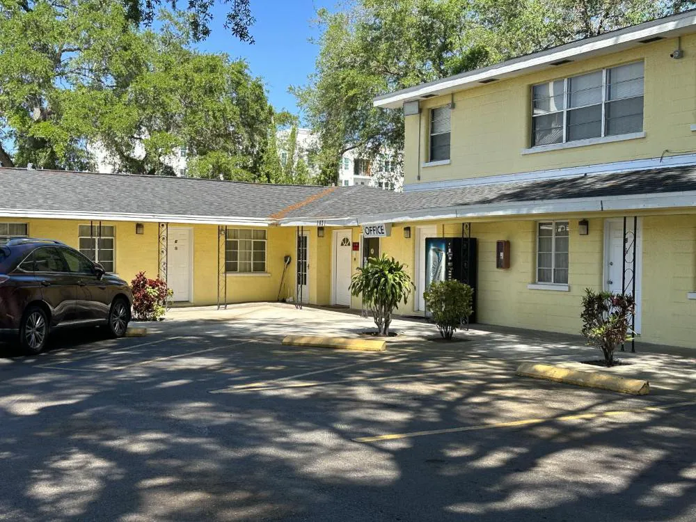 Kentucky Motel hotel hero