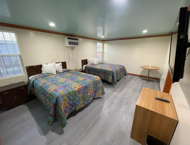 Hilltop Motor Inn hotel detail image 1