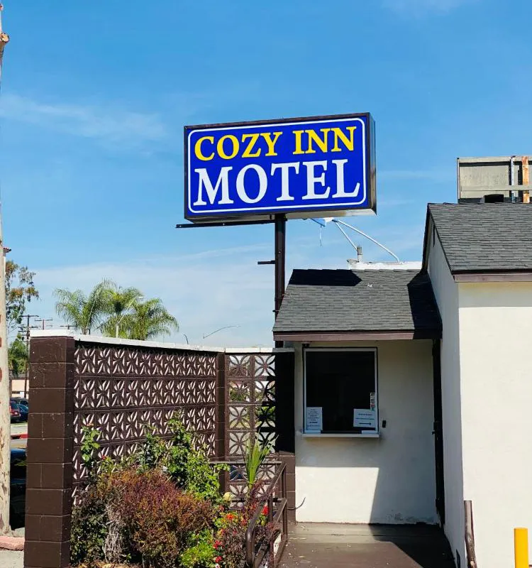 Cozy motel hotel hero