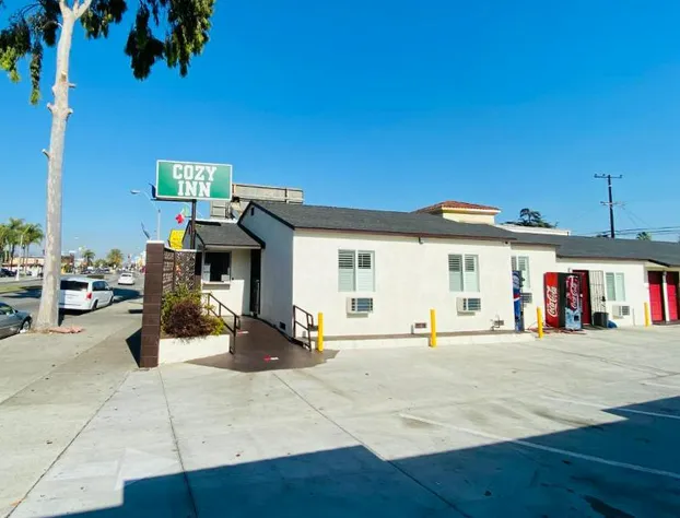 Cozy motel hotel detail image 1