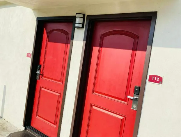 Cozy motel hotel detail image 4