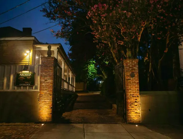 Anchuca Historic Mansion & Inn hotel detail image 2