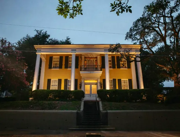 Anchuca Historic Mansion & Inn hotel detail image 4