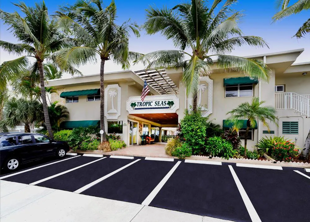 Tropic Seas Resort hotel hero