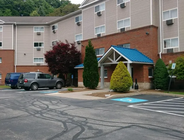 Intown Suites Extended Stay Pittsburg PA hotel detail image 1