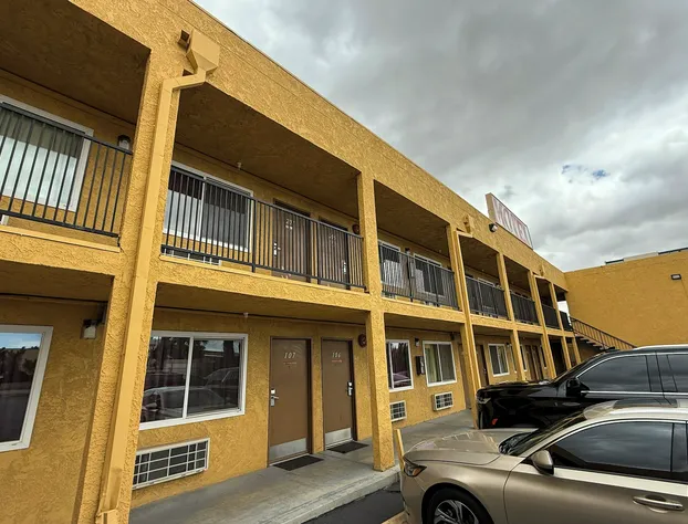 New Budget Inn hotel detail image 4