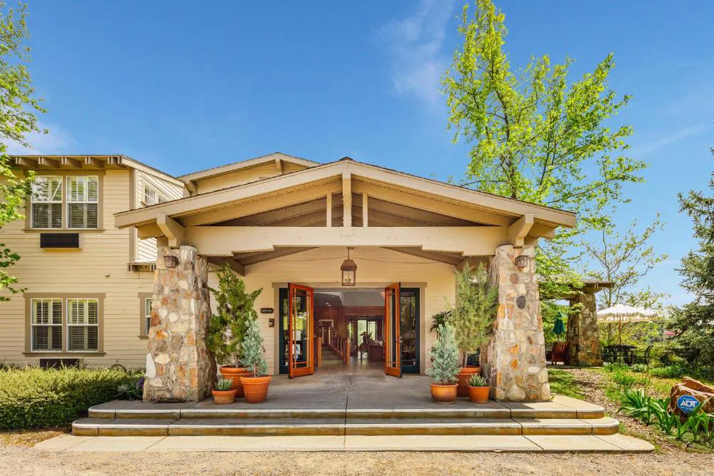 Orchard Hill hotel hero