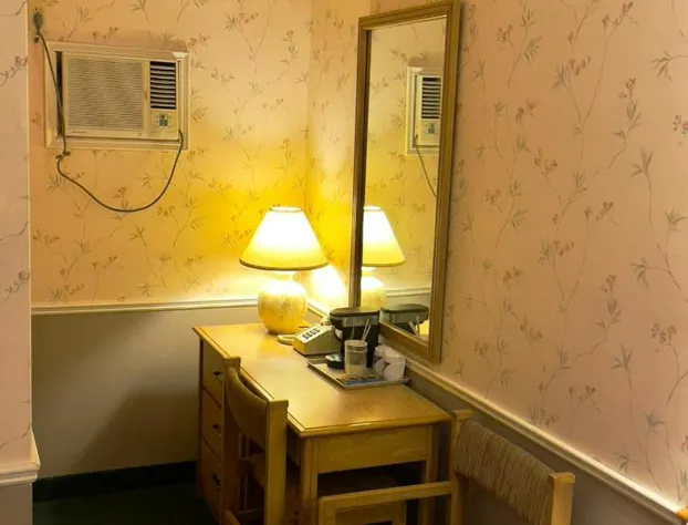 Adams Motel hotel detail image 3