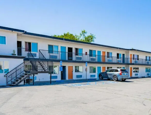 Tradewinds Motel hotel detail image 1