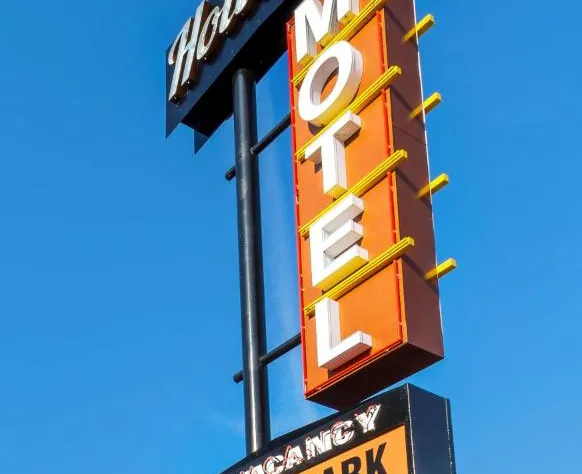 Holiday Motel & RV Park hotel detail image 1