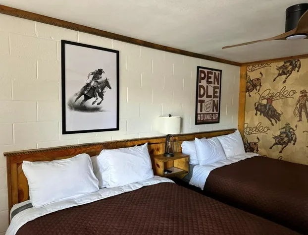 Holiday Motel & RV Park hotel detail image 2