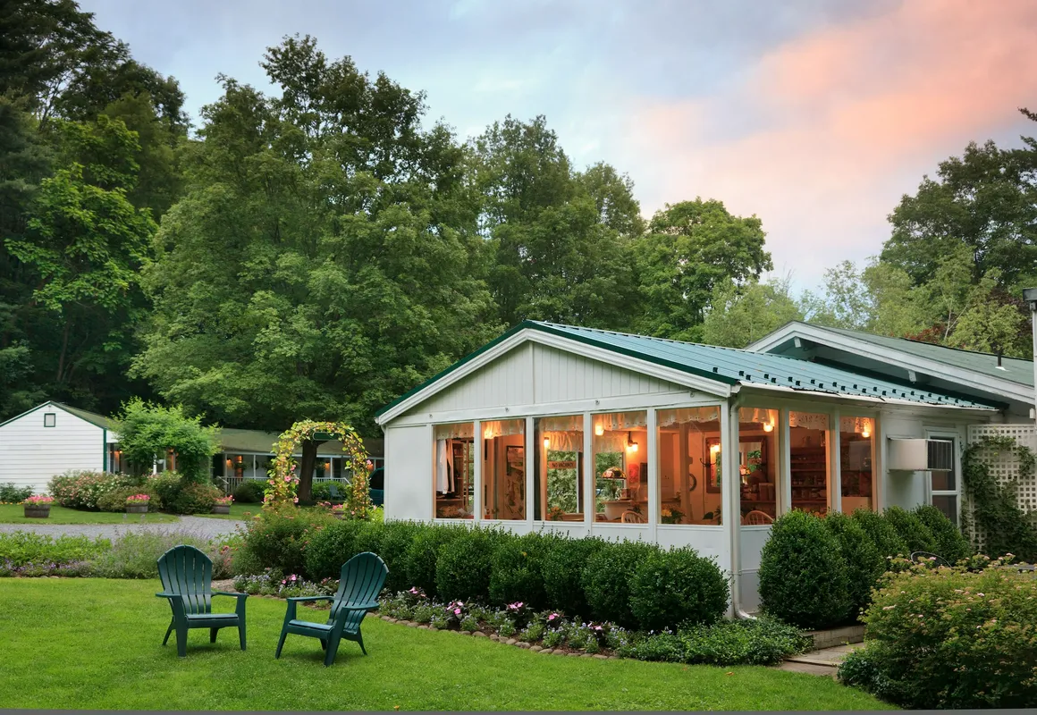 The Woodstock Inn on the Millstream hotel hero