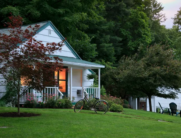 The Woodstock Inn on the Millstream hotel detail image 1