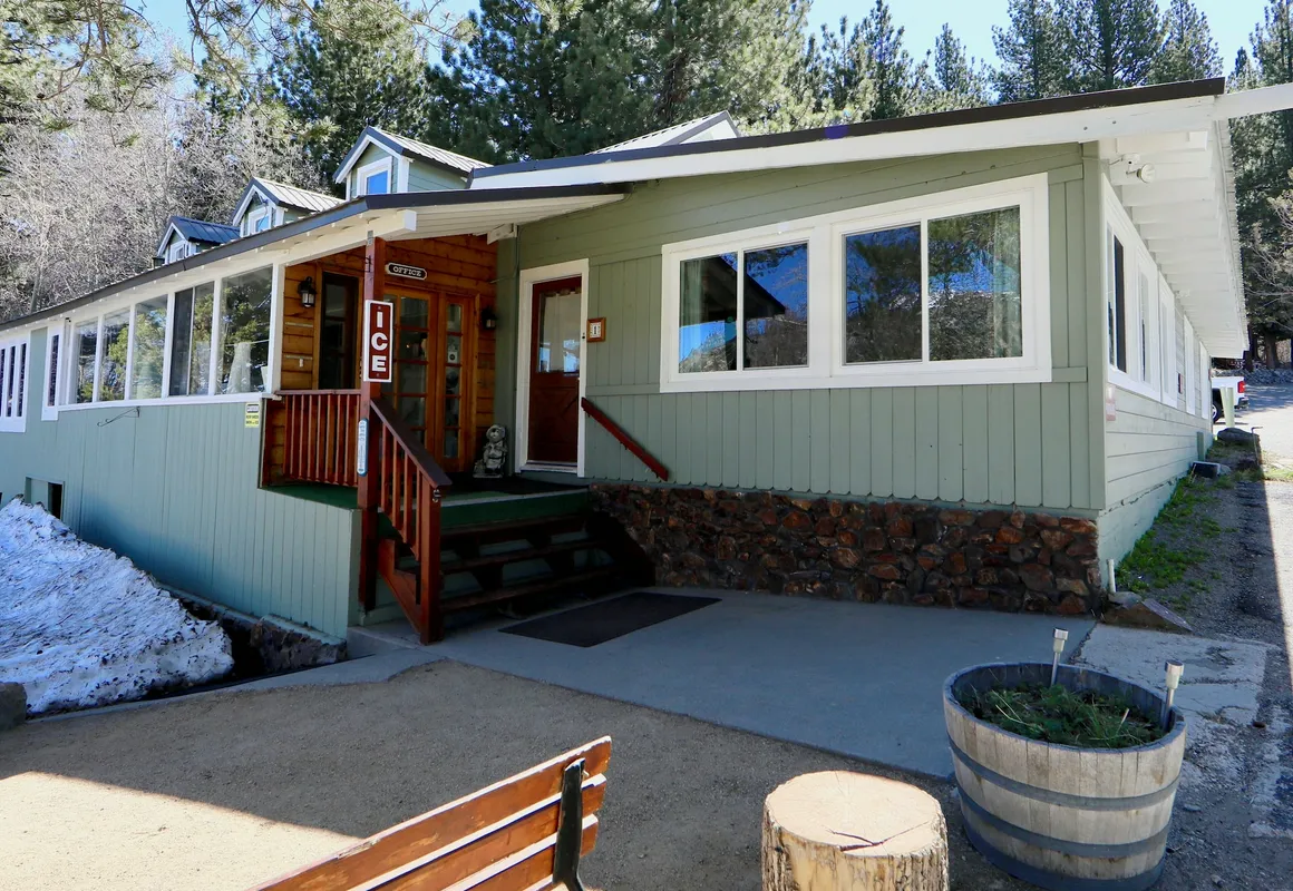 Big Rock Resort hotel hero