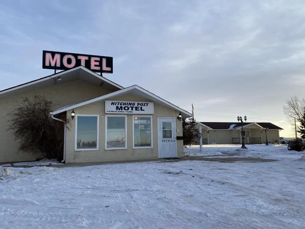 Hitching Post Motel hotel hero