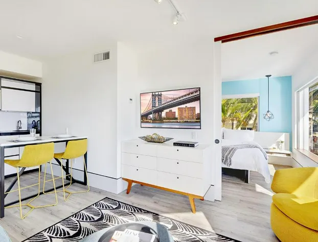 Ocean Treasure Beachside Suites hotel detail image 4