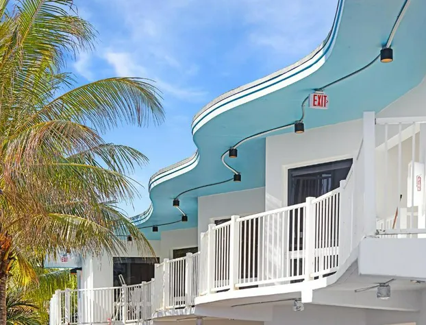 Ocean Treasure Beachside Suites hotel detail image 2