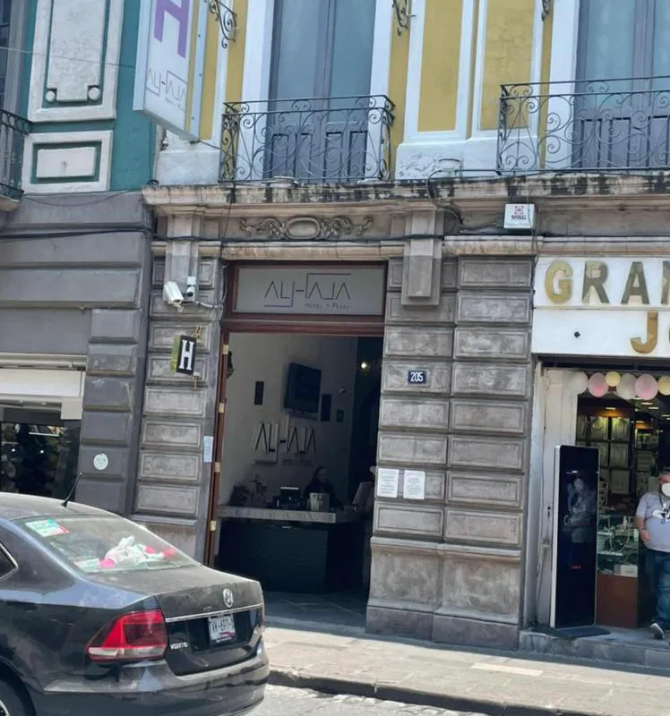 Hotel Alhaja hotel hero