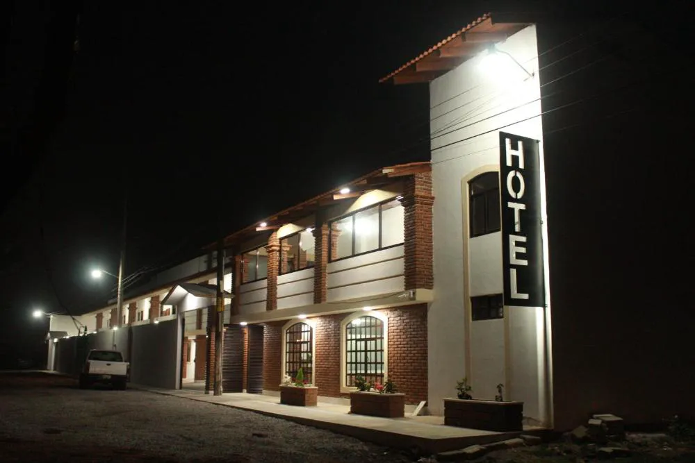 Hotel Los Pinos hotel hero