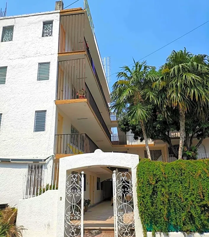 Hotel magallanes con cocineta 100 Metros de playa hotel hero