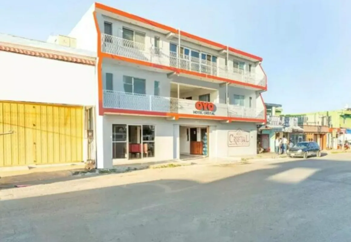 OYO Hotel Cristal hotel hero