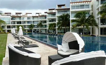 Elements Garden House 21 2 Bedroom Condo by RedAwning hotel hero