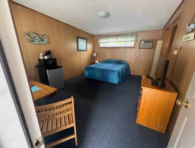 Blue Spruce Motel hotel detail image 4