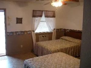 Oak Ridge Motel hotel hero