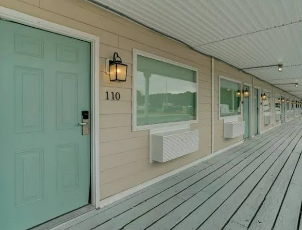 Dockside Inn hotel detail image 2