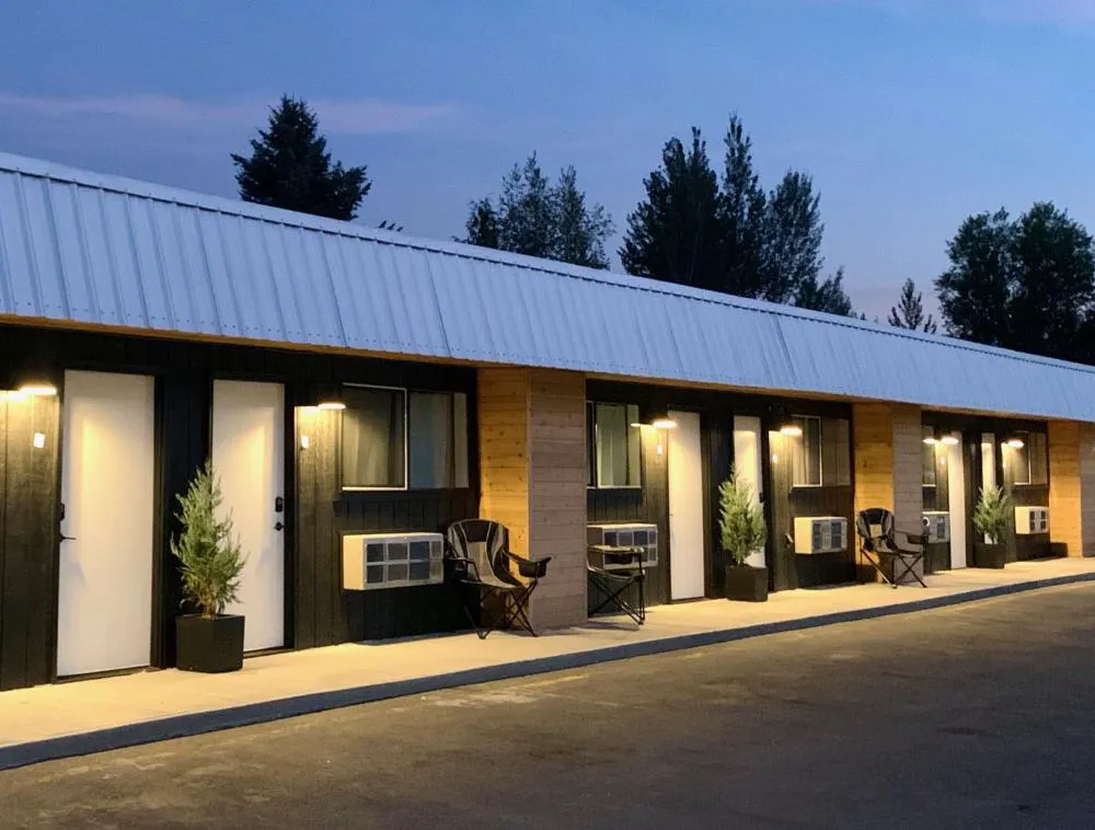 Outdoors Inn hotel hero