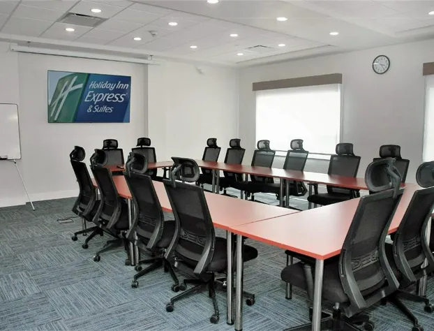 Holiday Inn Express & Suites Edmonton SW - Windermere by IHG hotel detail image 4