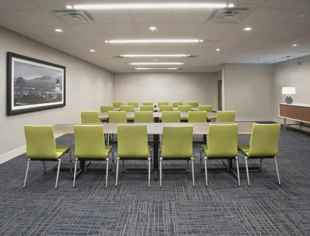 Holiday Inn Express & Suites Jacksonville Camp Lejeune Area by IHG hotel detail image 1