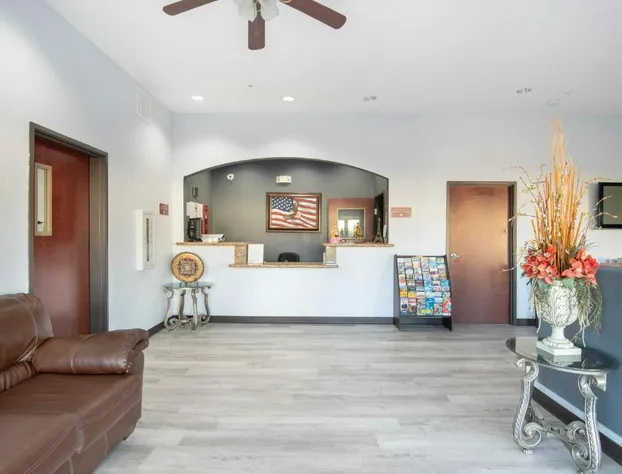 OYO Townhouse Clute Lake Jackson hotel detail image 4