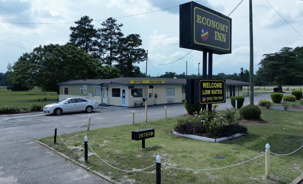 Economy Inn hotel hero