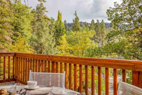 063 - JBs Pinecone Lodge hotel detail image 1