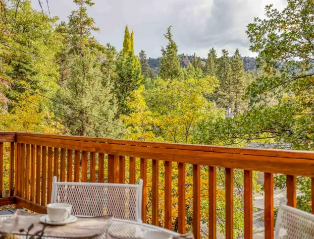 063 - JBs Pinecone Lodge hotel detail image 2